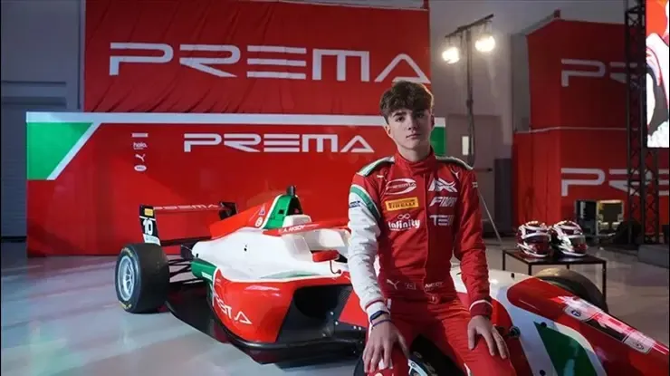 Türk Motor Sporlarında Tarihi Başarı: 16 Yaşındaki Adanalı Alp Aksoy Ferrari Sürücü Akademisi'nde