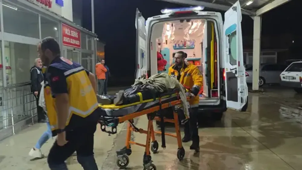 Adana’da kontrolden çıkan otomobil uçuruma yuvarlandı..1 Yaralı
