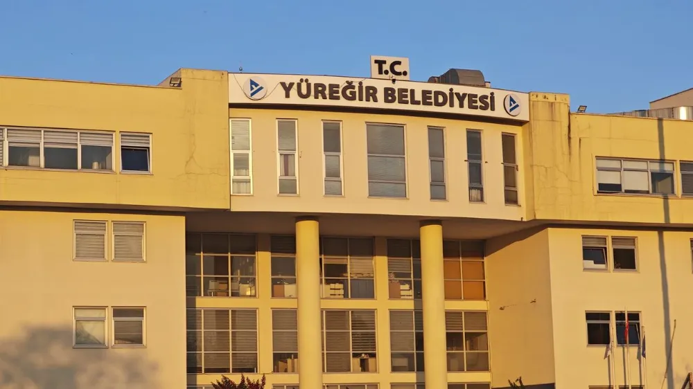 Yüreğir’de Halı Saha Skandalı.