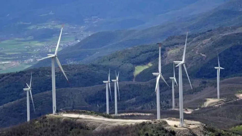 Adana’ya 1 milyar 85 milyon TL’lik enerji yatırımı: 12 türbin kurulacak