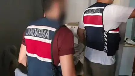 Adana'da uyuşturucu ve silah operasyonu ..