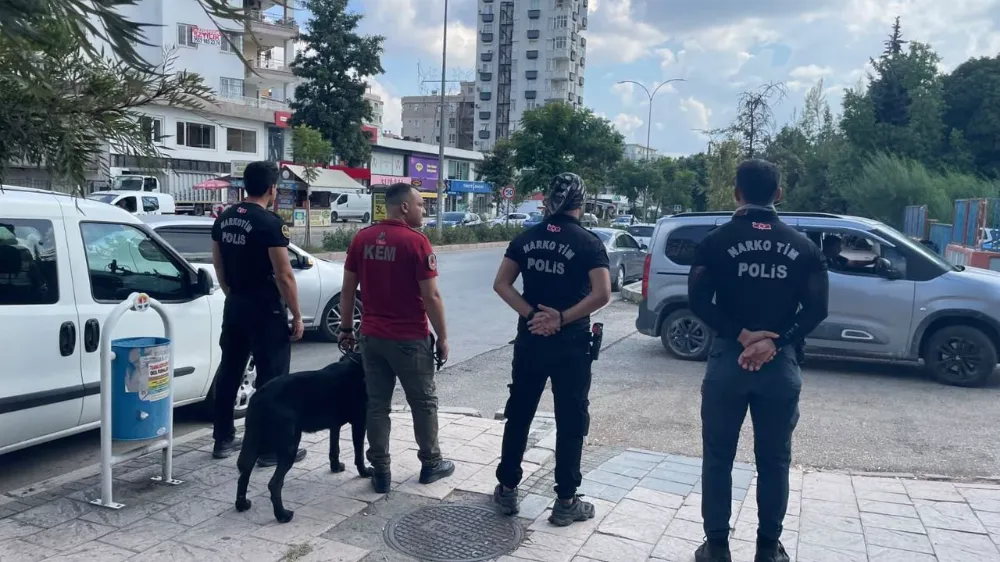 Adana’da okul çevrelerinde narkotik denetimi