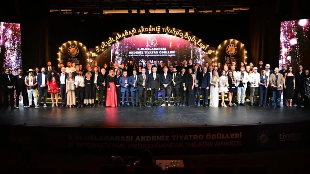 Adana Tiyatrosu Antalya’dan 4 Ödülle Dönüyor