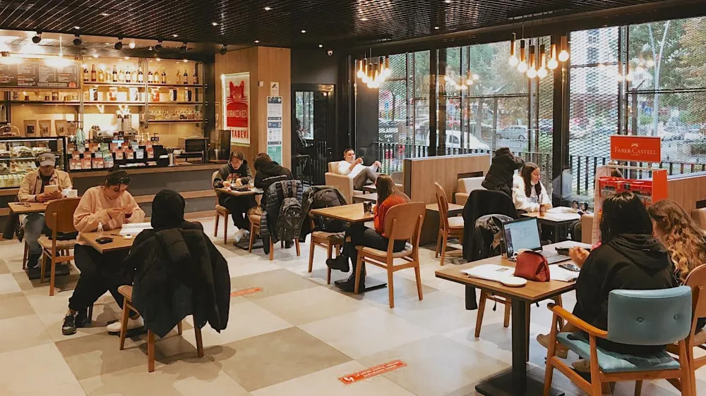 MEB "İzinsiz eğitim veren kütüphane kafeler kapatılacak