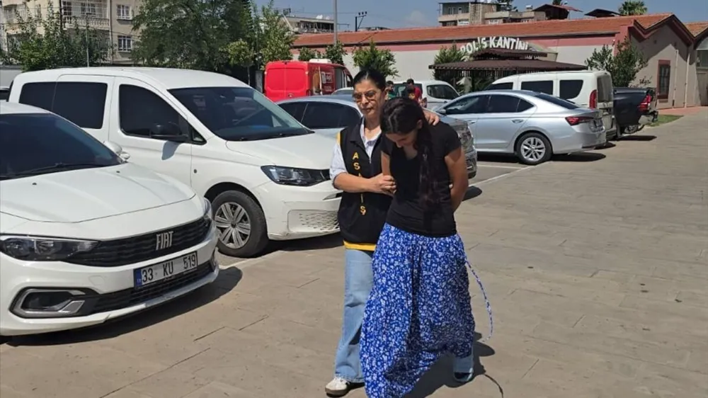 Adana'da camide kadının cüzdanı ve altınlarını çalan şüpheli tutuklandı