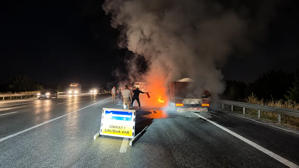 Pozantı-Adana Otoyolu’nda tır yangını